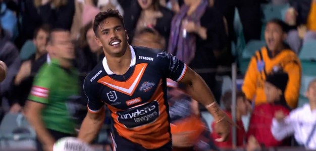 Laurie lifts the Leichhardt crowd early