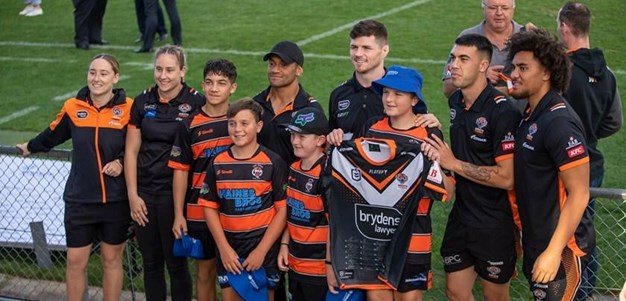 Wests Tigers help launch Macarthur junior league