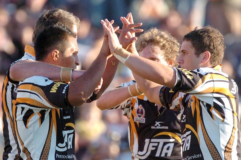 NRL Rugby League West Tigers v Canbera Raiders at Campbelltown Stadium, Round11, 22nd May 2005. Digital Image by Jonathan Ng (Photo by Action Photographics) 