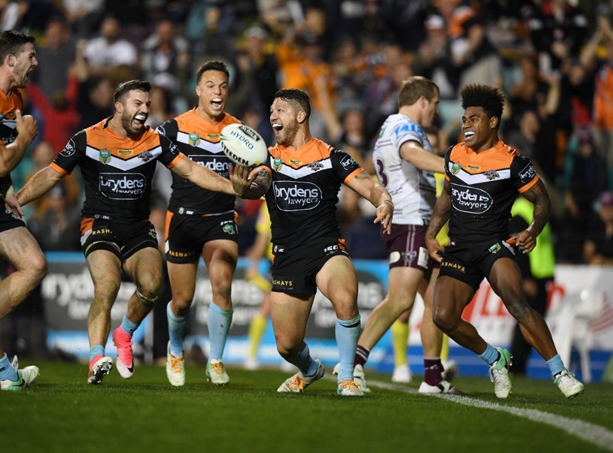 R 23 NRL Wests Tigers vs Manly Sea Eagles at Leichhardt Oval . Picture : Gregg Porteous