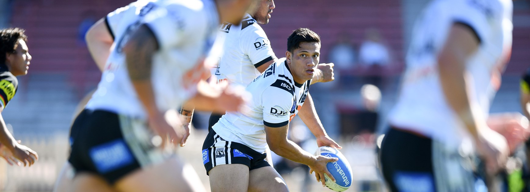 Robson hat-trick sees Magpies defeat Sea Eagles