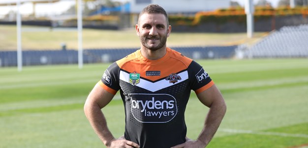 Farah returns for surreal finish at Wests Tigers