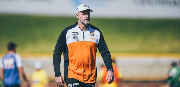 Maguire says Farah "a fair chance" of playing again