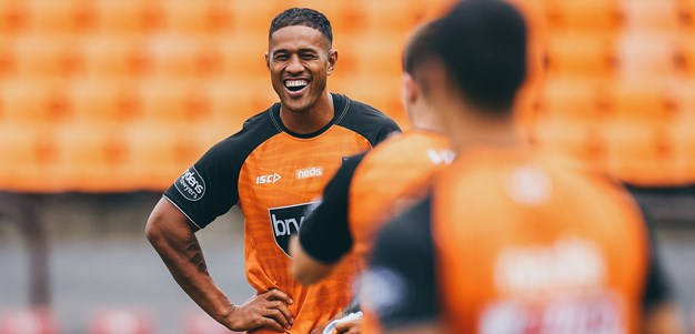 Michael Chee Kam re-signs with Wests Tigers