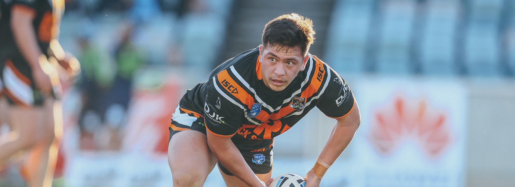 Wests Tigers down Thunderbolts for fifth straight win