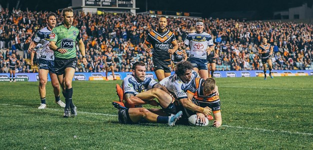 Momirovski finishes clever scrum play