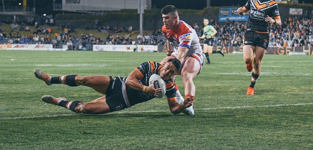 Marshall continues first half masterclass with kick for Nofoaluma