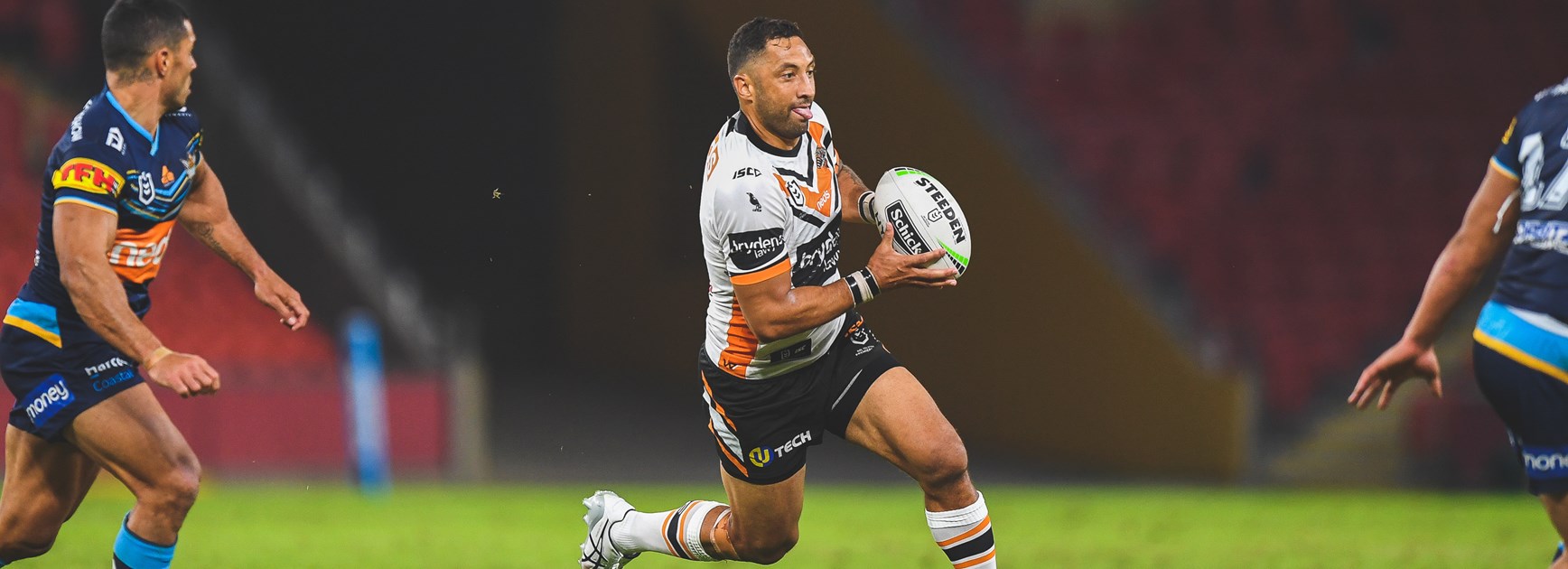 Wests Tigers go down in last-minute thriller