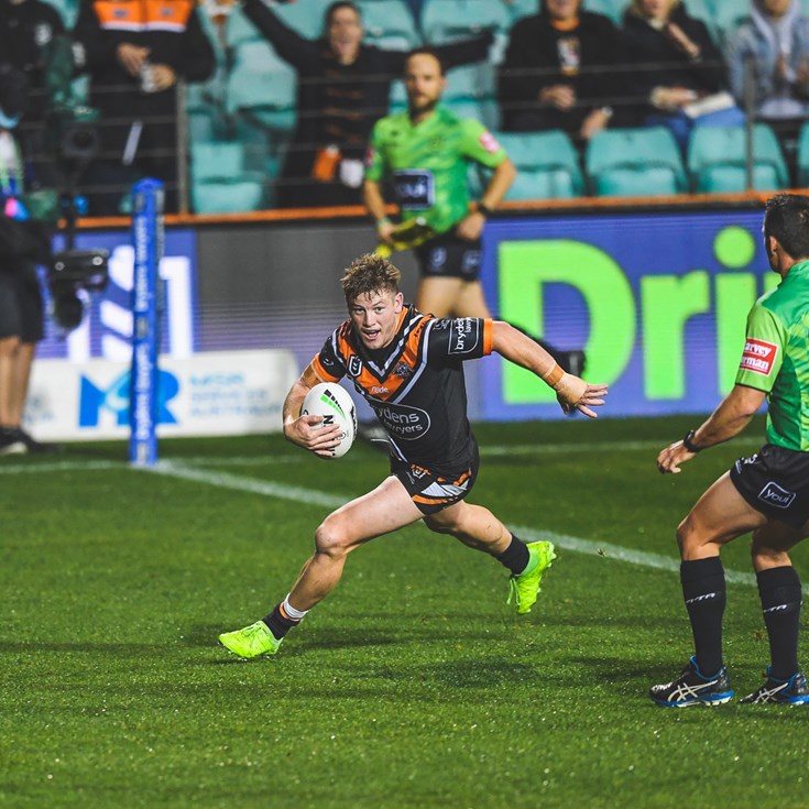 Grant breaks the Broncos through the middle