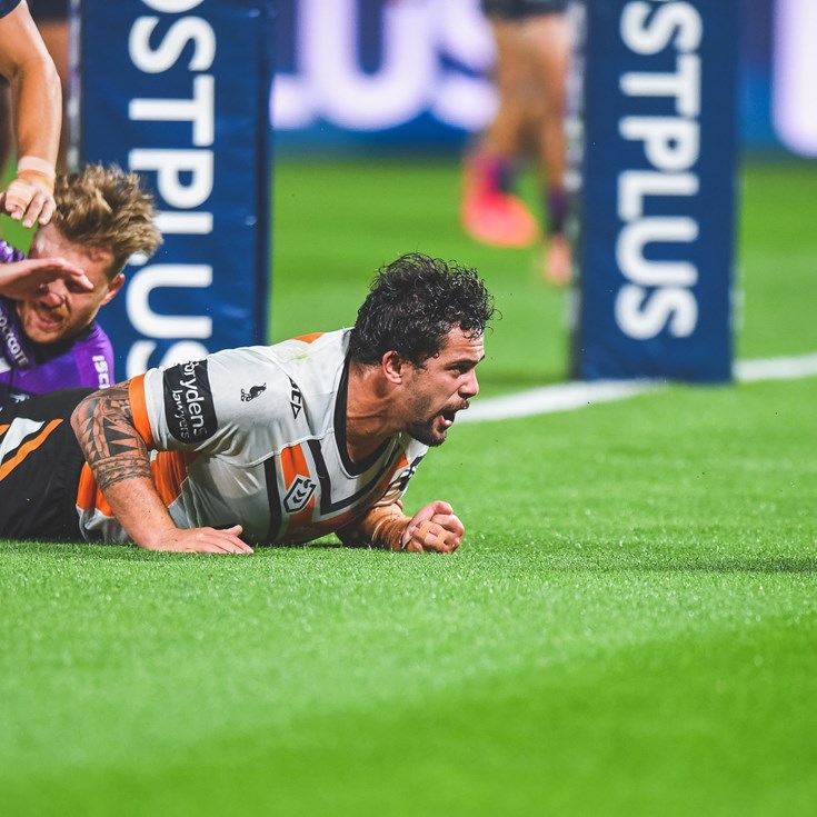 Aloiai monsters his way through the middle