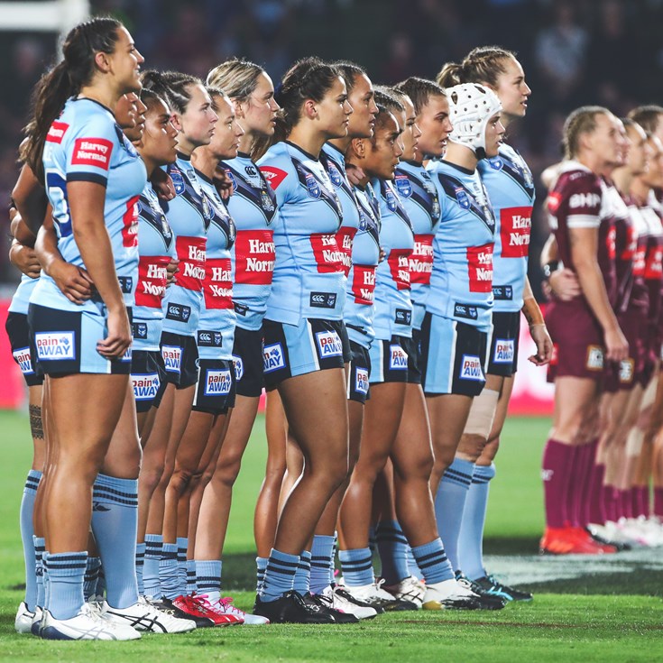 Queensland hold off frantic Blues comeback to clinch women's Origin