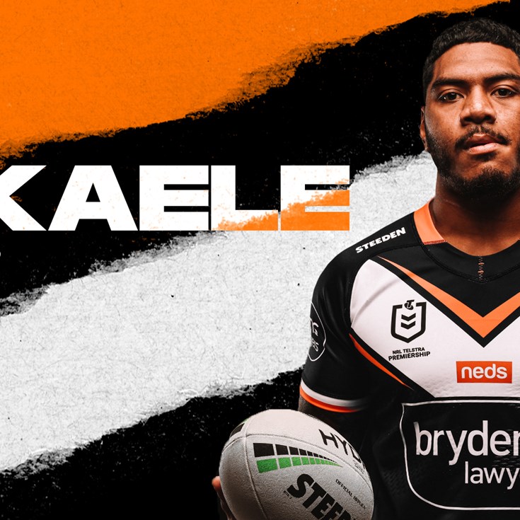 Wests Tigers re-sign Thomas Mikaele