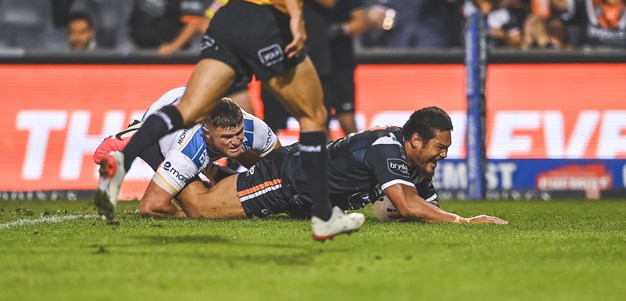 Joseph Leilua on the charge off the scrum