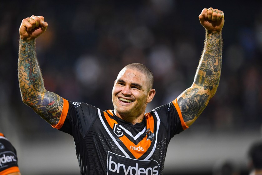 Russell Packer celebrates a win over the Warriors in 2019