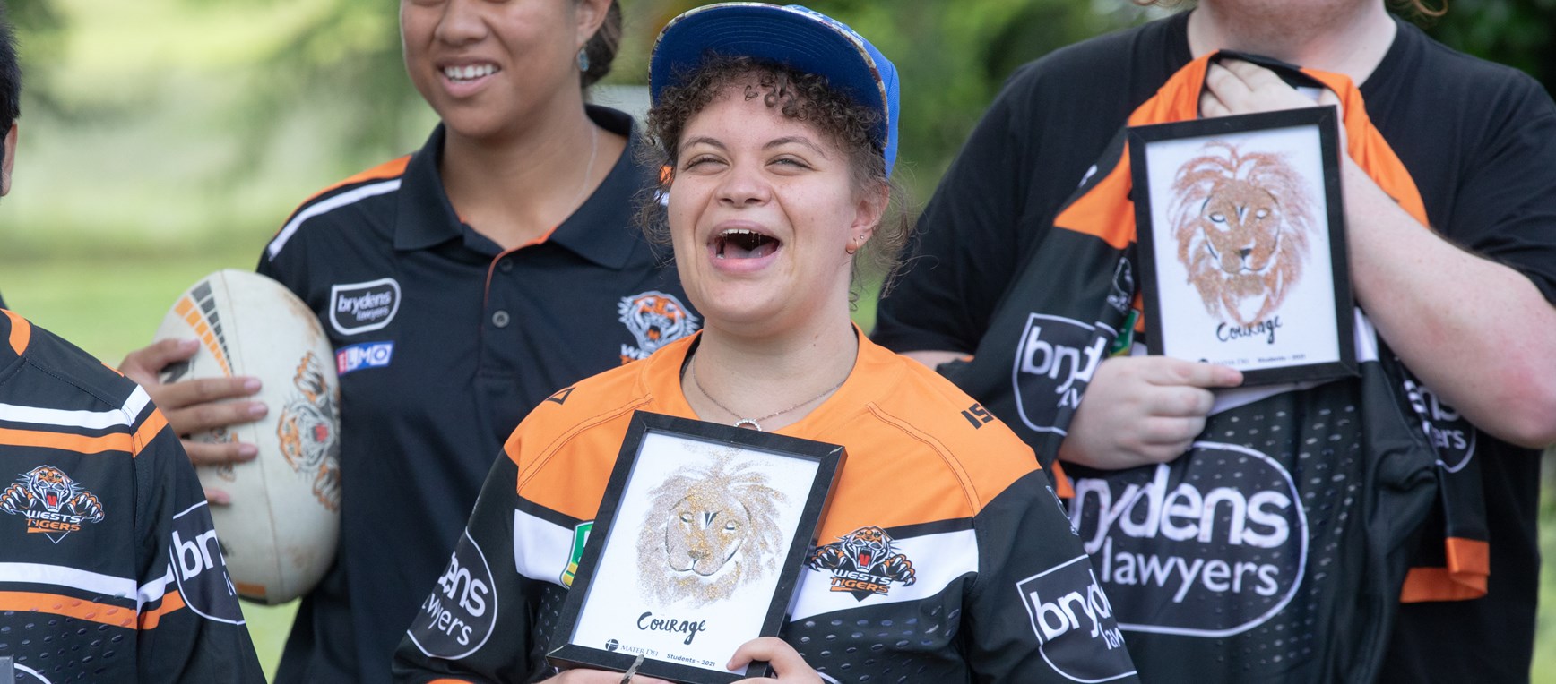 Wests Tigers visit Mater Dei
