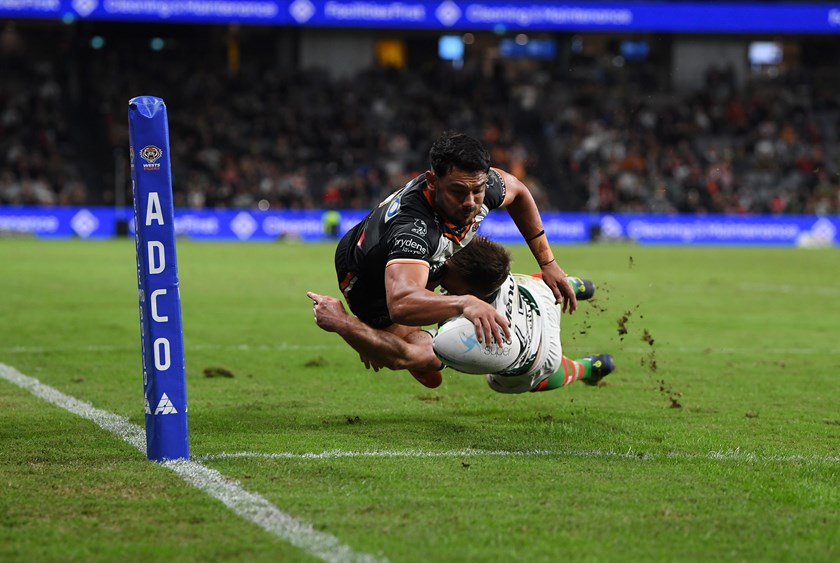 David Nofoaluma crosses in the corner 