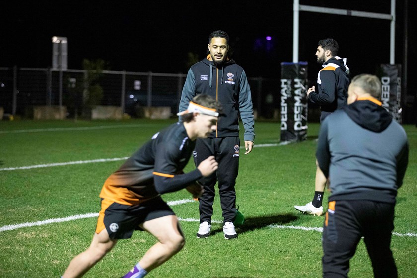 Kelma Tuilagi helping out the 'edge' forwards