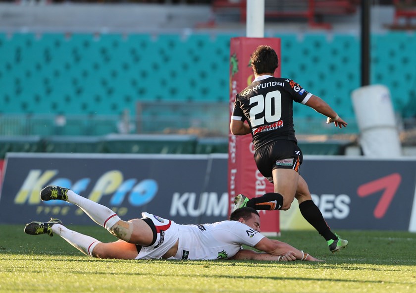 Luke Brooks scores a try on debut at the SCG in Round 24, 2013