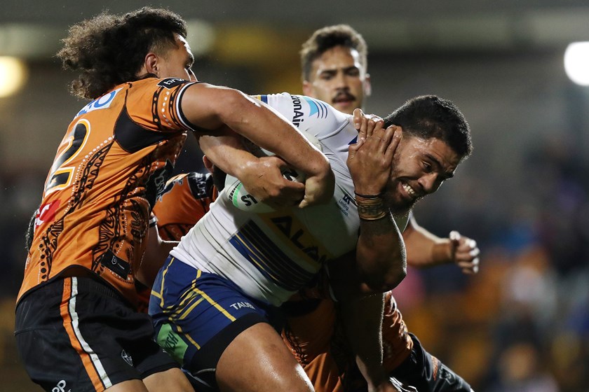 Isaiah Papali'i tackled by Kelma Tuilagi in Round 17, 2022