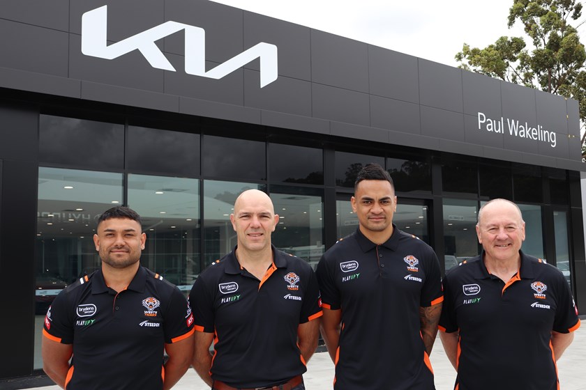 Tim Sheens with David Nofoaluma, John Skandalis and Ken Maumalo