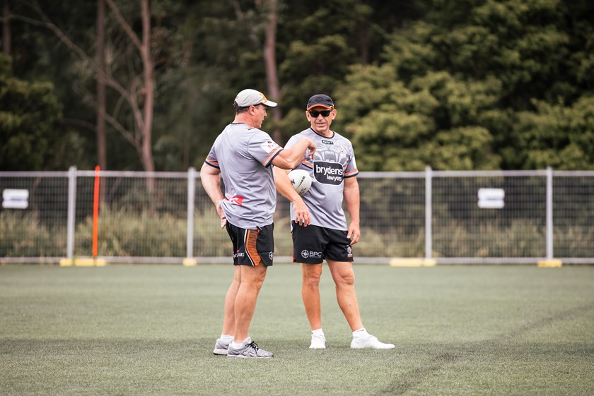 David Furner chats with fellow assistant coach Wayne Lambkin 