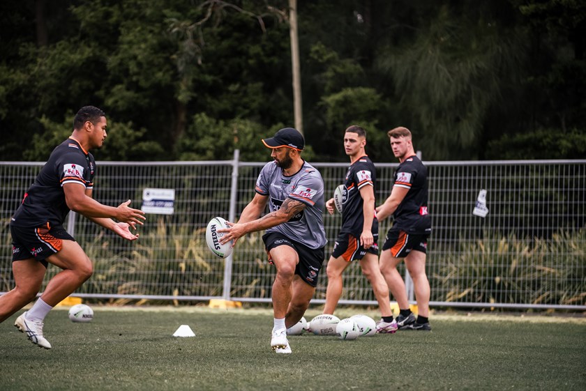 Benji Marshall 'hands on' with attacking drills 