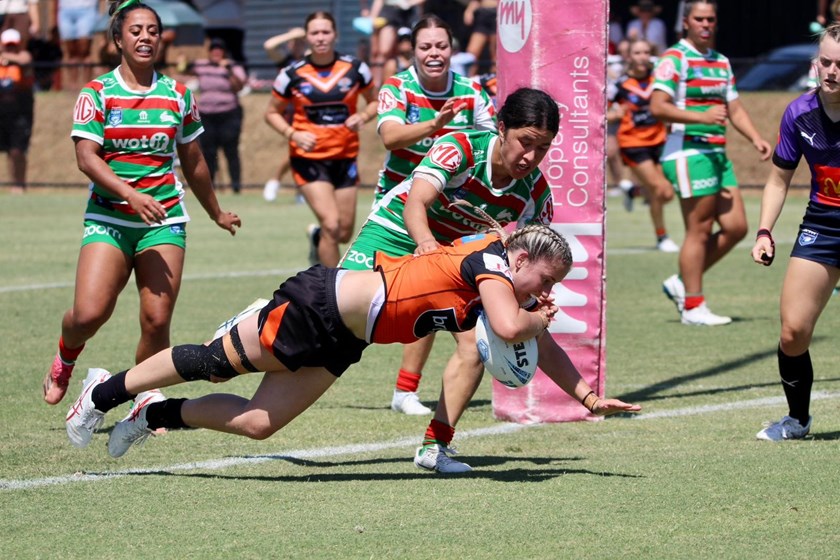 Emily Curtain bags two tries as well as the match-winning field goal