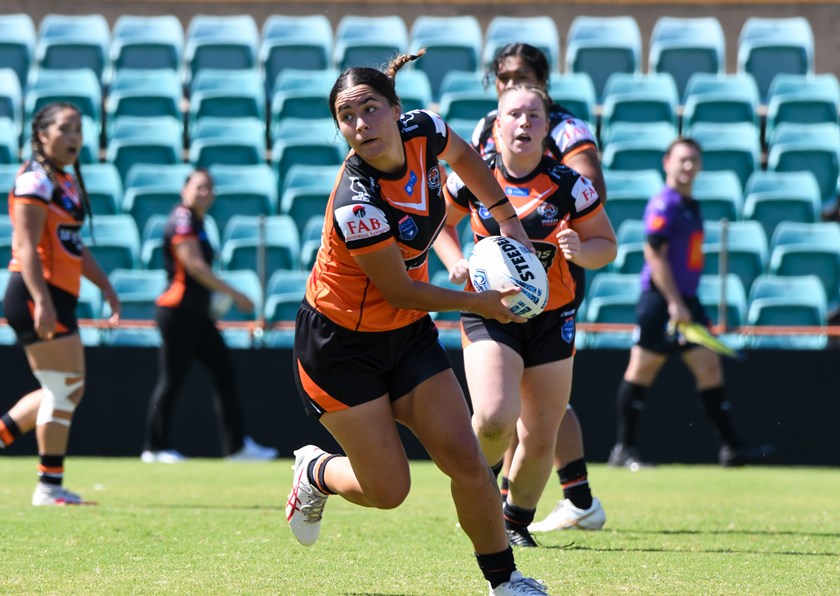 Tarsha Gale captain, Jae Patu