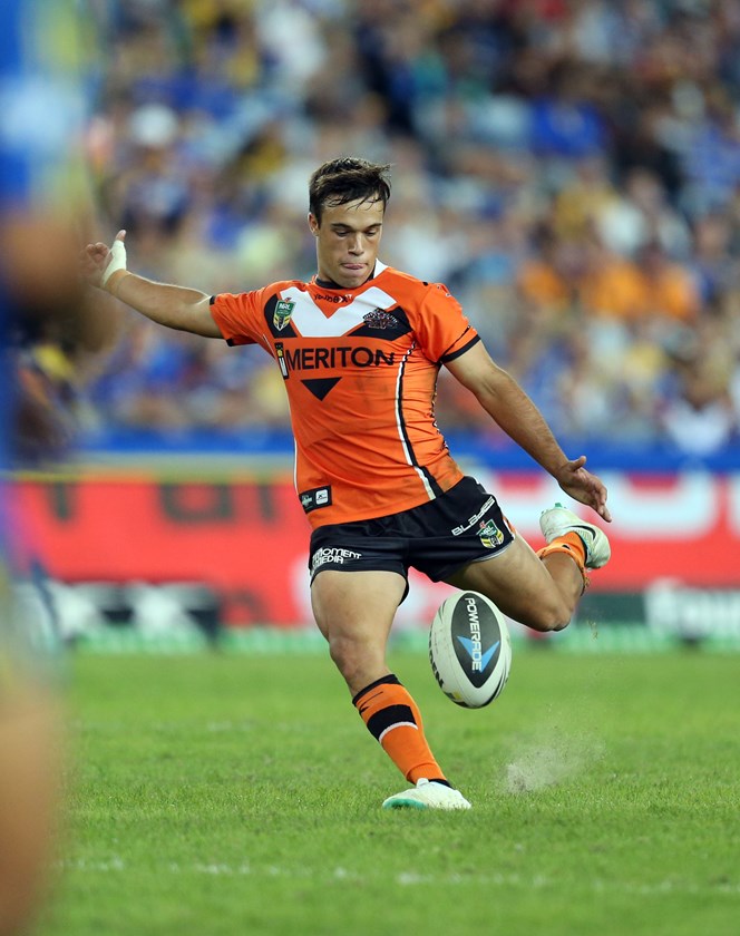 Luke Brooks slots 78th-minute field goal in Round 7, 2014