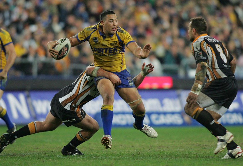 Mateo bags a double against Wests Tigers in 2007