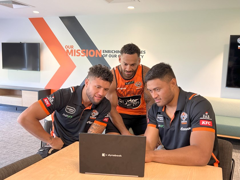 Starford To'a, Api Koroisau and Stefano Utoikamanu chat to inmates via zoom