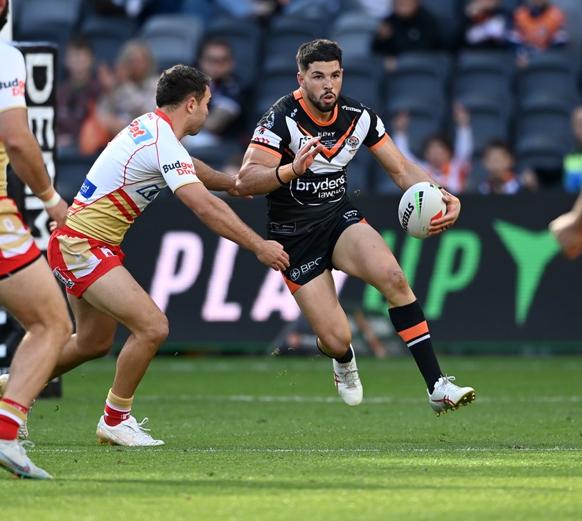 Reilly makes his NRL debut against the Dolphins 