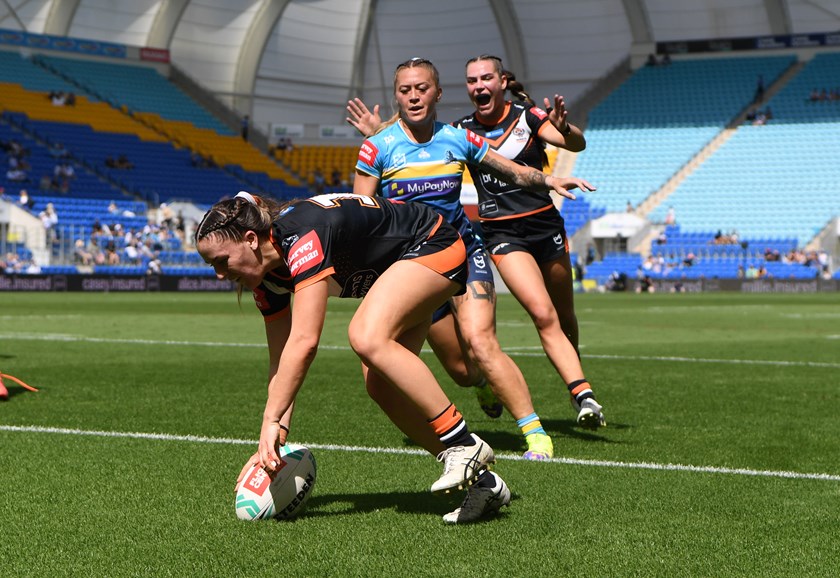 Scores her first NRLW try against the Titans