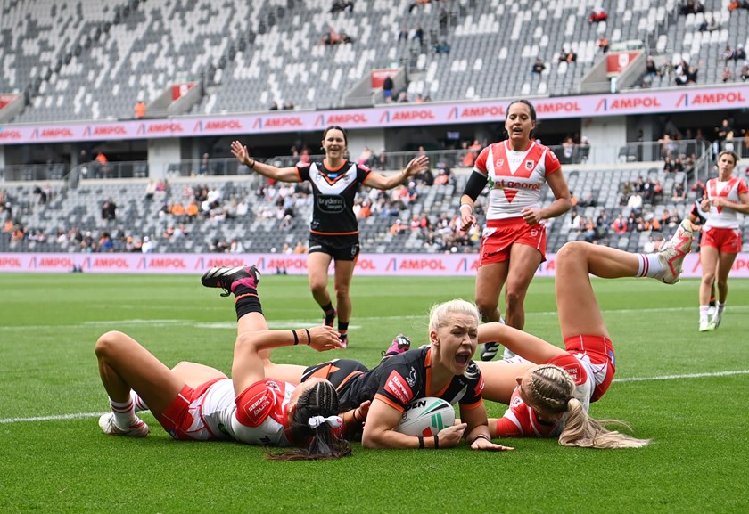 Horne scores in Round 5 vs Dragons