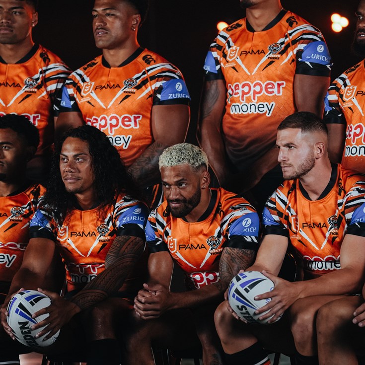 Team-mates pay tribute to Api Koroisau on 250 games