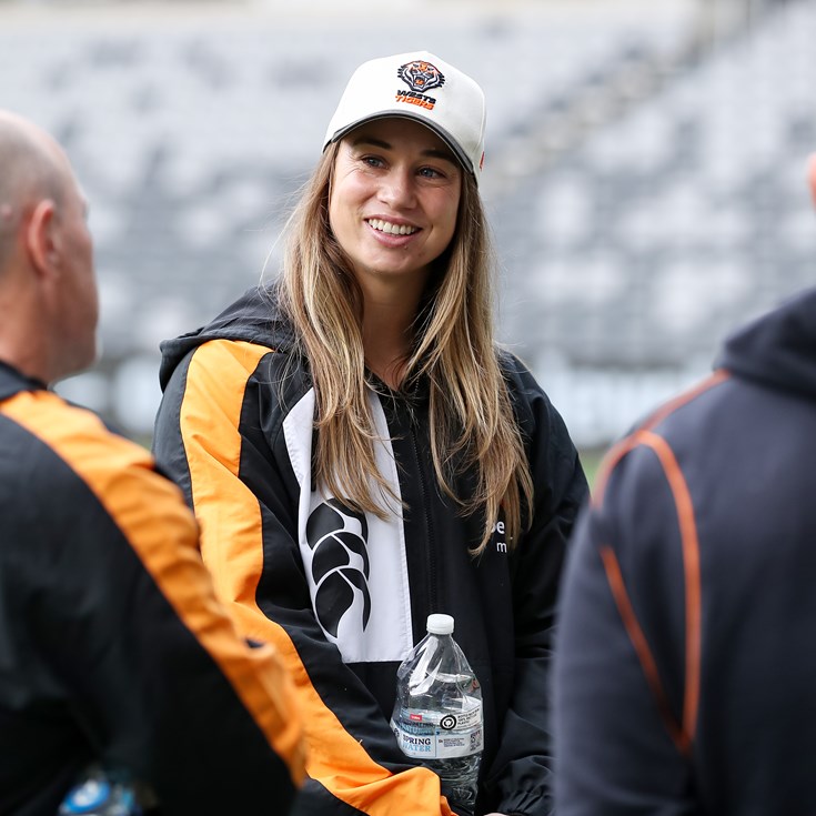 Wests Tigers players pay tribute to Kezie Apps
