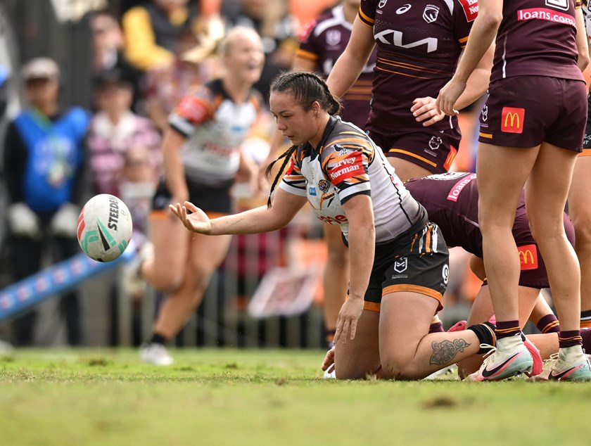 Raecene McGregor scores her first try for Wests Tigers 